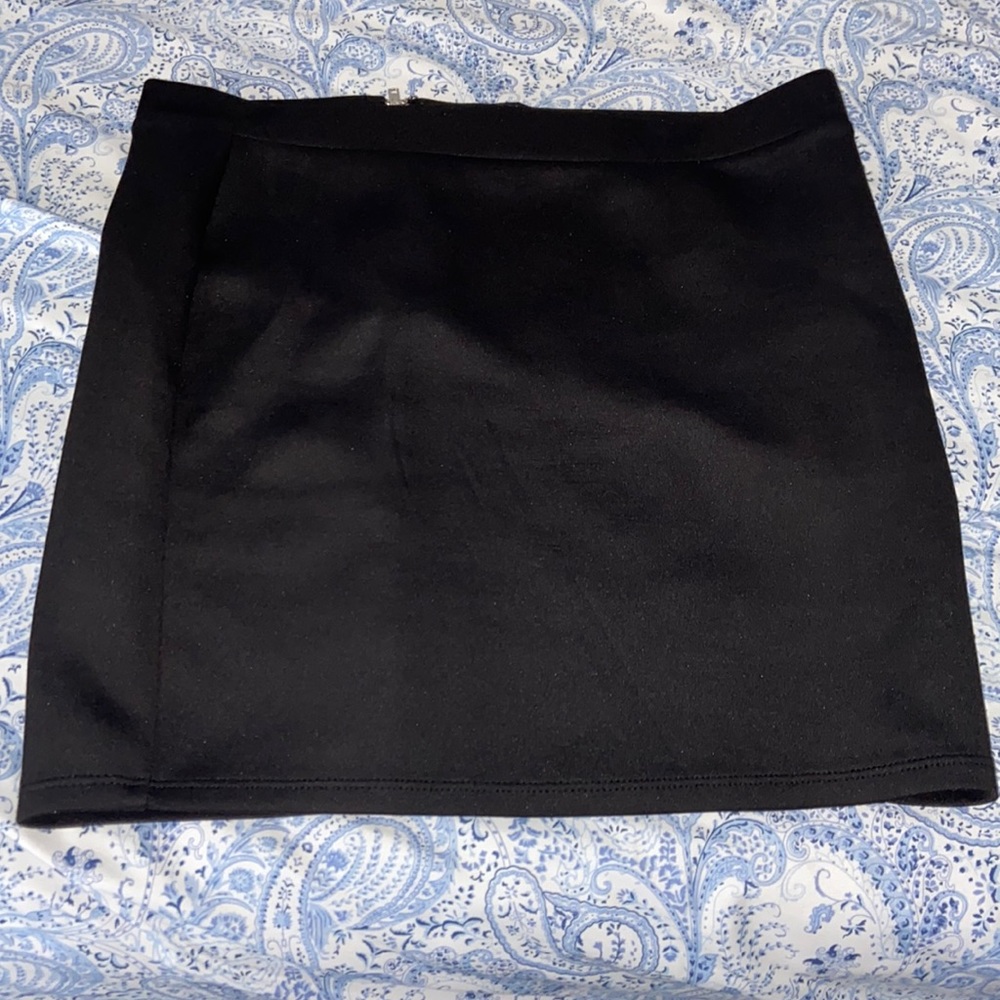 medium black zip forever 21 skirt
